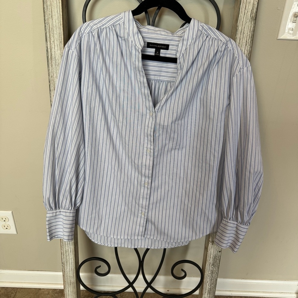 Banana Republic‎ Blue Striped Loose Fitting Button Up Shirt Size Medium